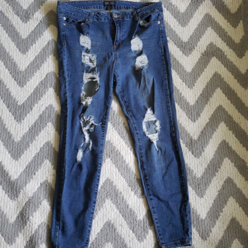 Super Destroyed Skinny Jeans